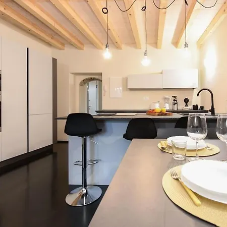 Casa vacanze Casa Margherita - New House In The Ancient Hamlet Salò
